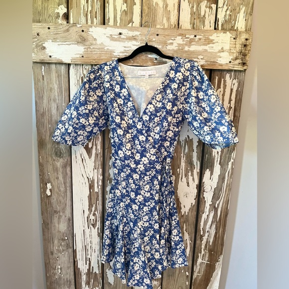 Karlie Blue & White Floral Wrap Dress size small Puff sleeves - Picture 6 of 10